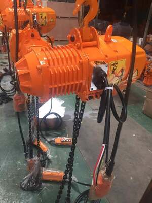 220-440V 3Phase 50/60Hz Electric Chain Hoist with Compact Design for Warehouse and Garage Use